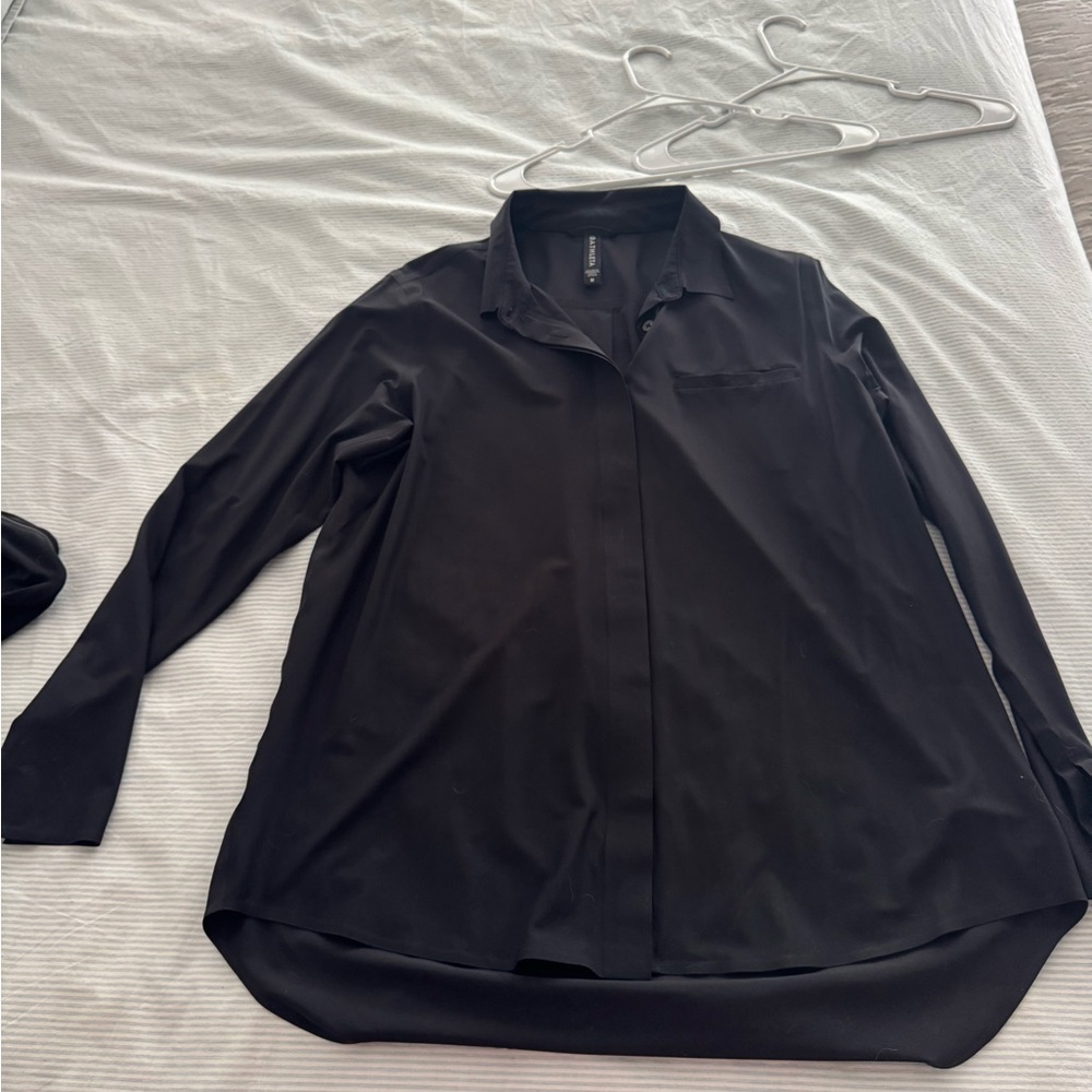 Athleta Women's Black Lightweight Shirt